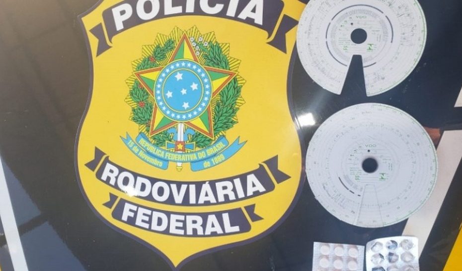 Caminhoneiro é flagrado sob efeito de anfetamina na BR-324 após dirigir mais de 16 horas sem descanso