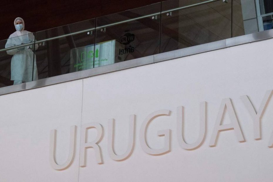 Exigência de teste contra coronavírus preocupa caminhoneiros que tentam entrar no Uruguai